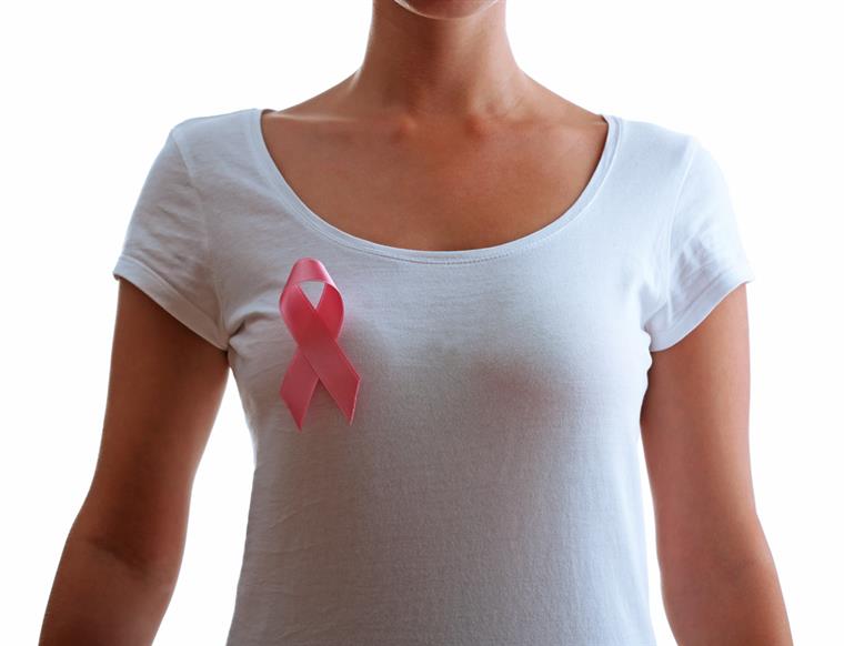 Contracetivos hormonais e pintar o cabelo aumentam risco de cancro da mama