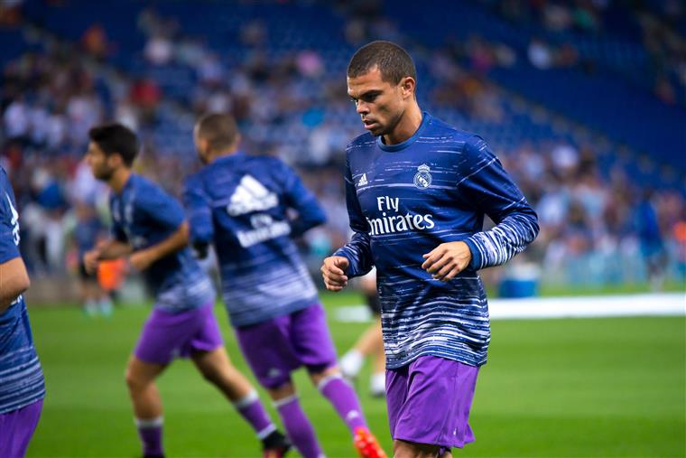 Pepe promete esperar pelo Real, mas já há quem se despeça dele