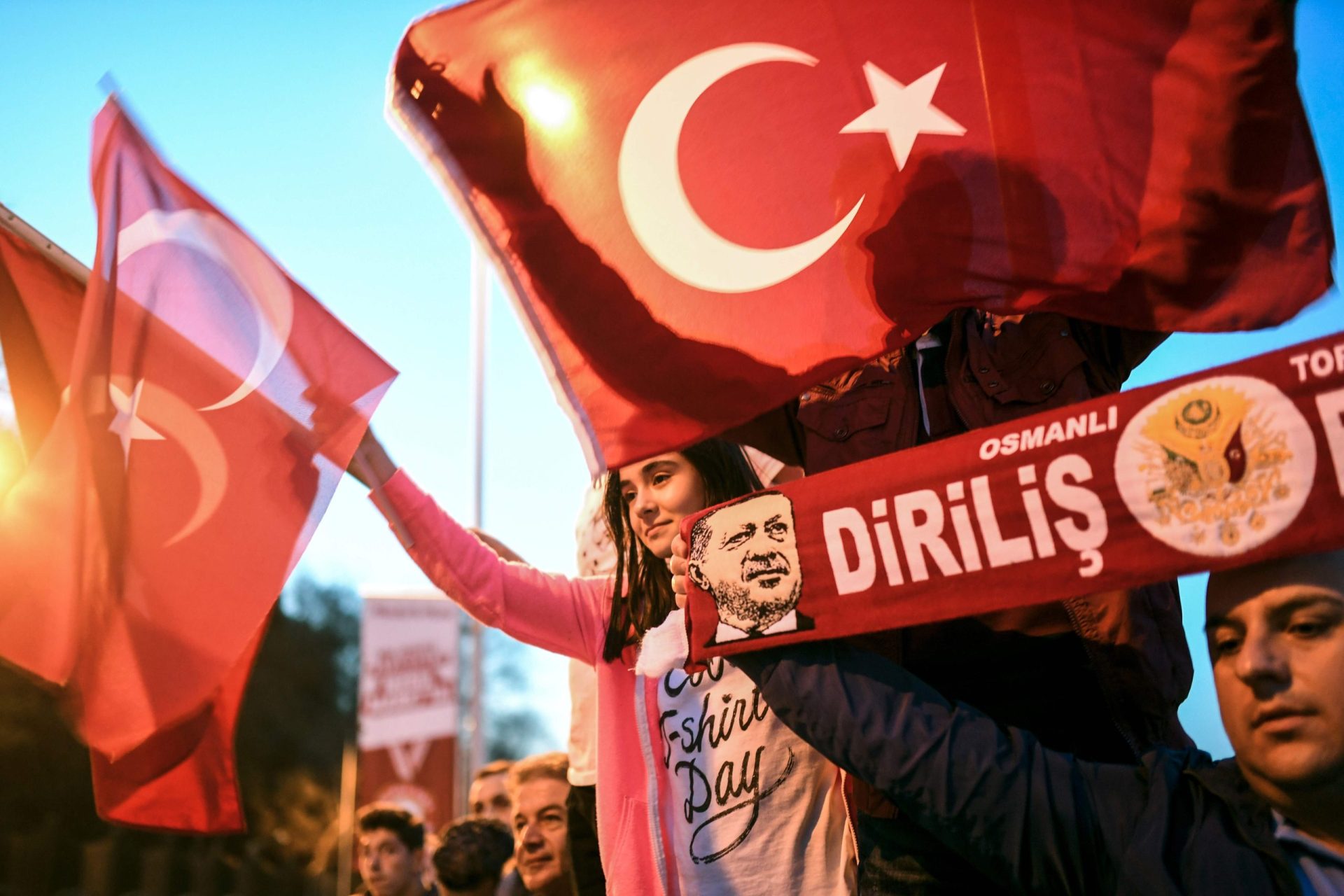 Referendo. Coroação de Erdogan acentua fratura turca