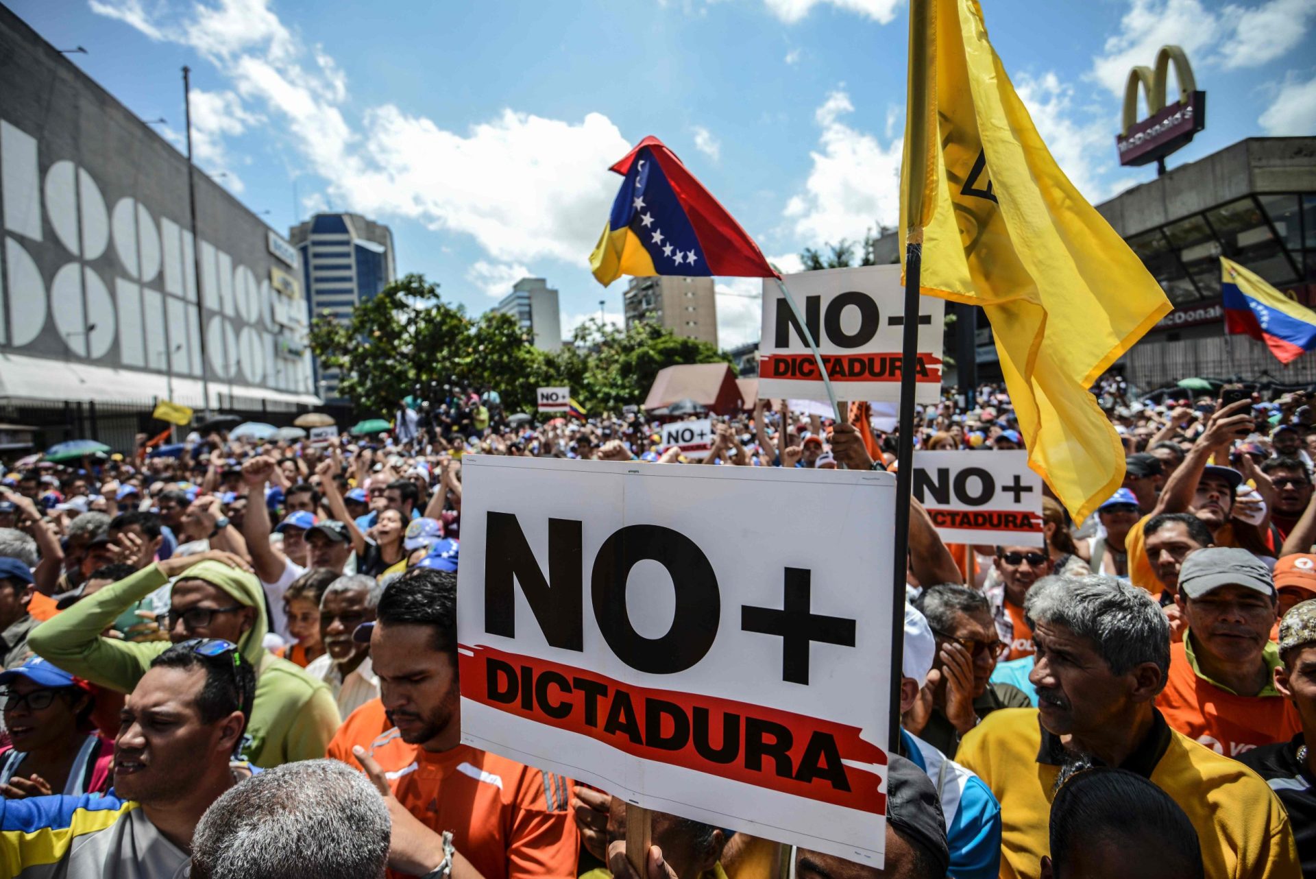 Venezuela. “Esta polémica acabou”, diz Maduro depois de passo atrás
