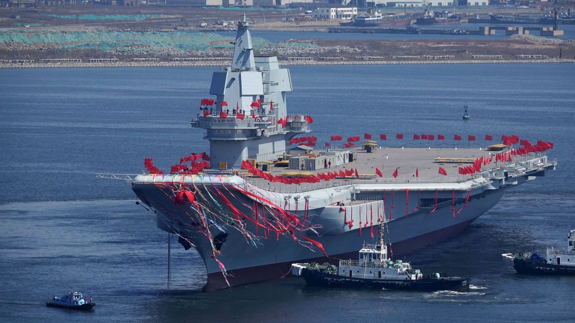 Chineses exibem Shandong, o seu segundo porta-aviões