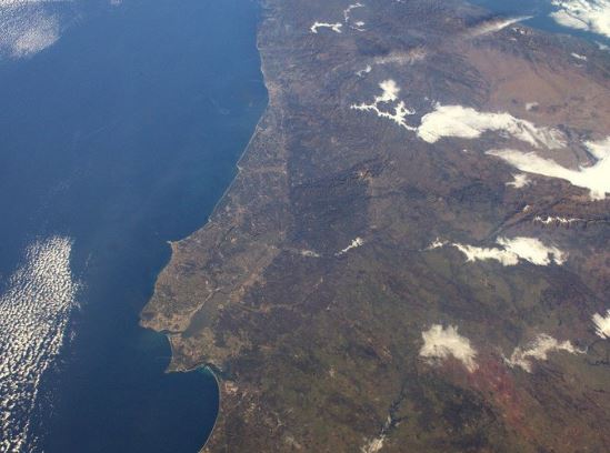 Astronauta fotografa Portugal do espaço para celebrar o 25 de abril