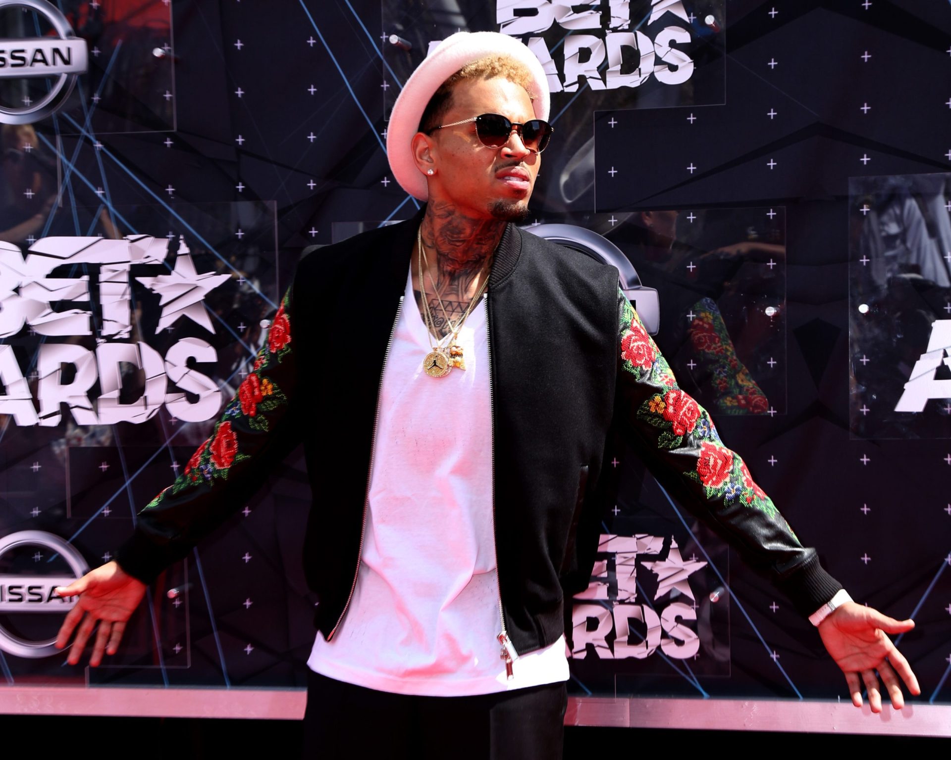 Chris Brown e Lil Wayne investigados por tráfico de droga