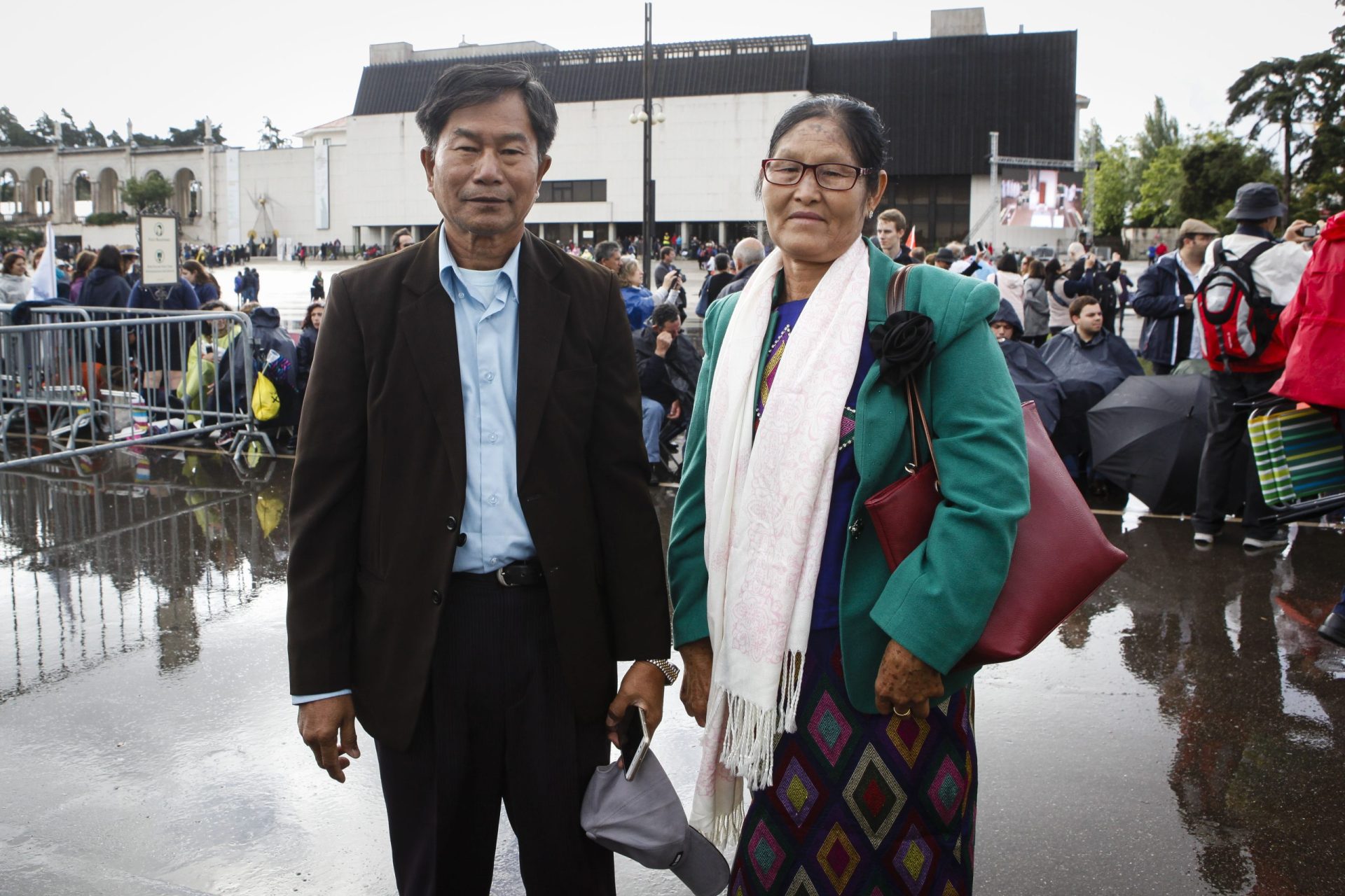 De Myanmar para Fátima, inspirados por um padre que leva imagens de Nossa Senhora para os confins da Ásia