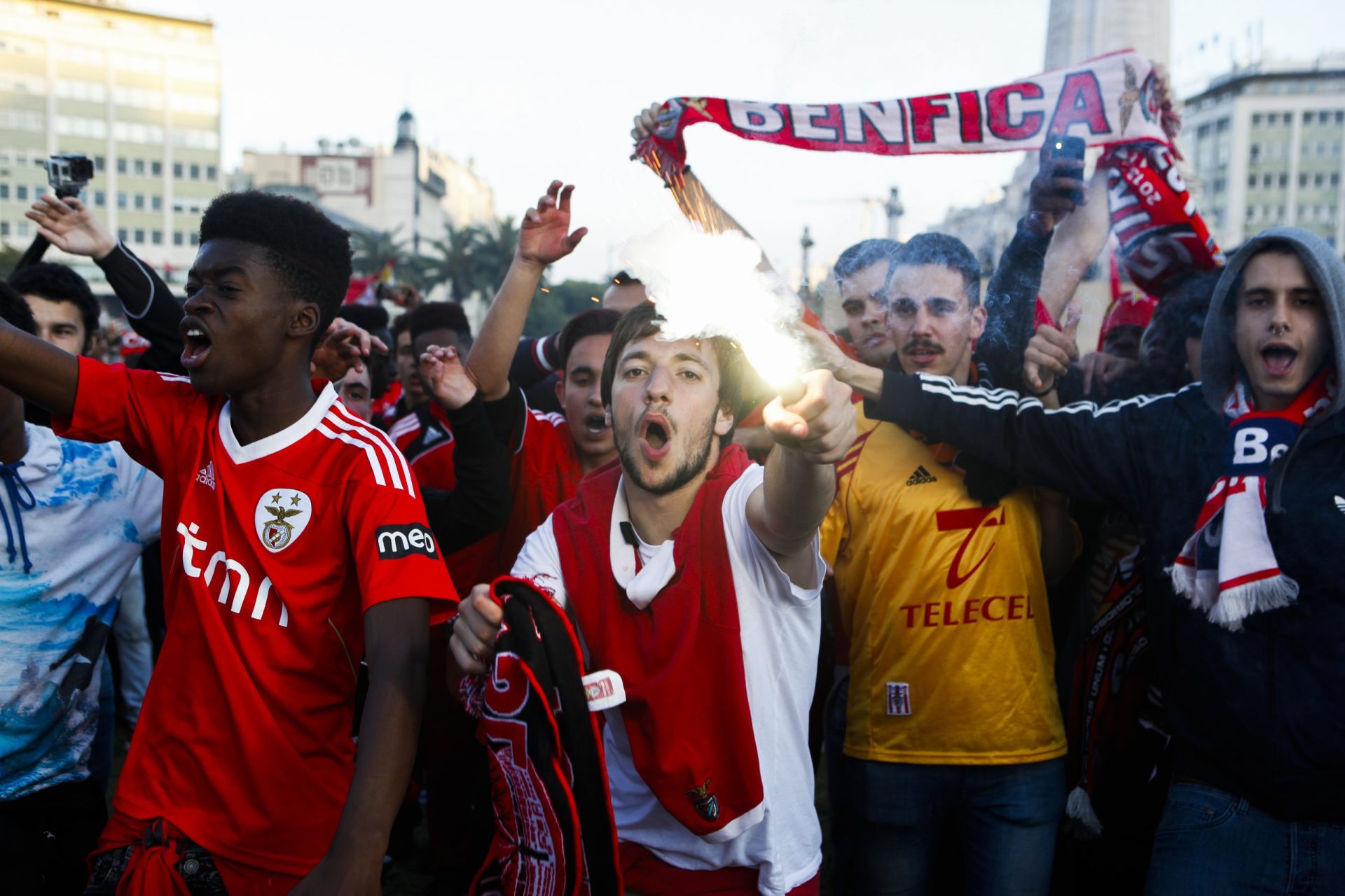Benfica distribui “cartilha” aos adeptos