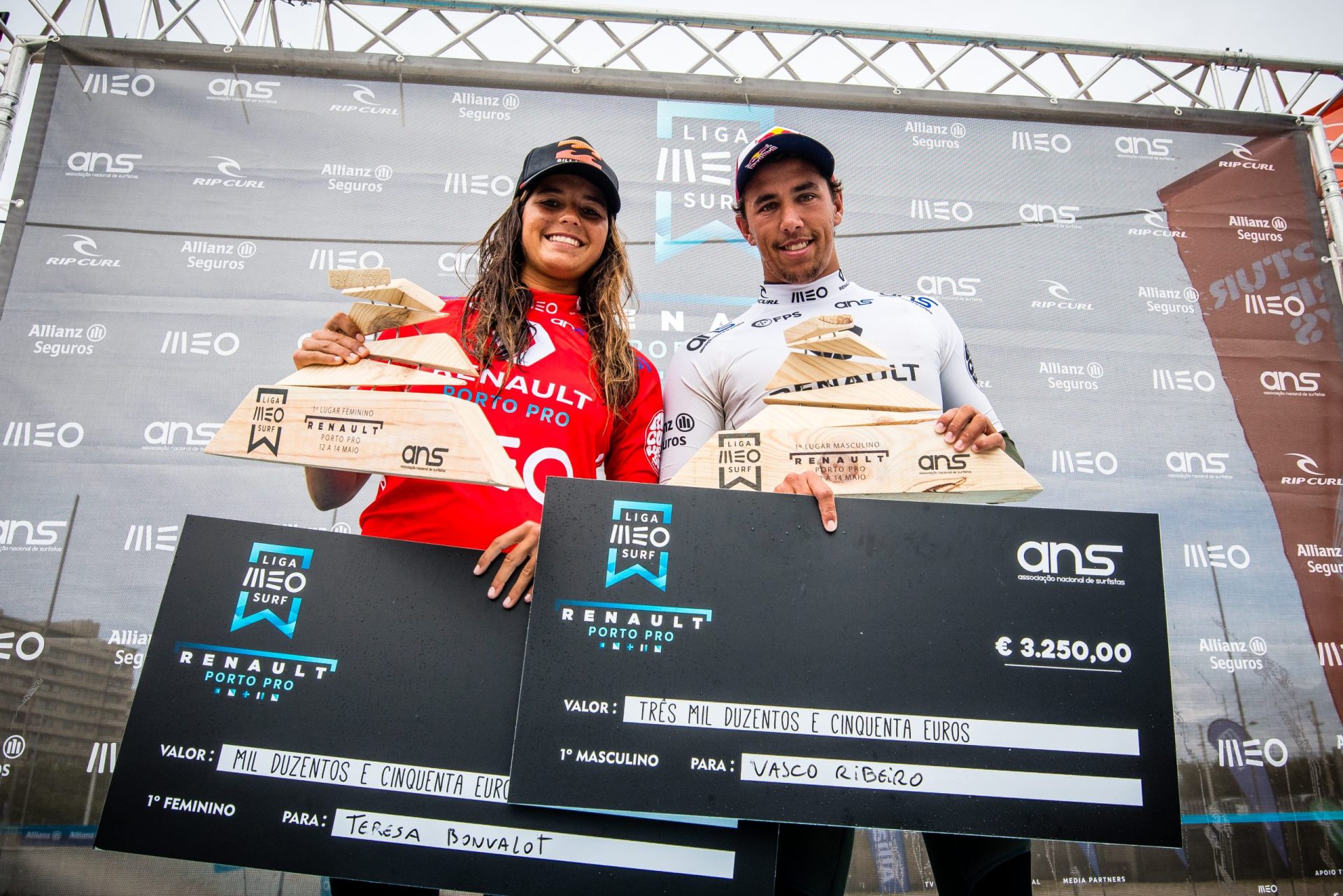 Surf. Vasco Ribeiro e Teresa Bonvalot ganham o Renault Porto Pro