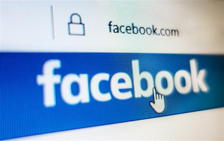 Facebook multado em 110 milhões de euros por dados enganosos
