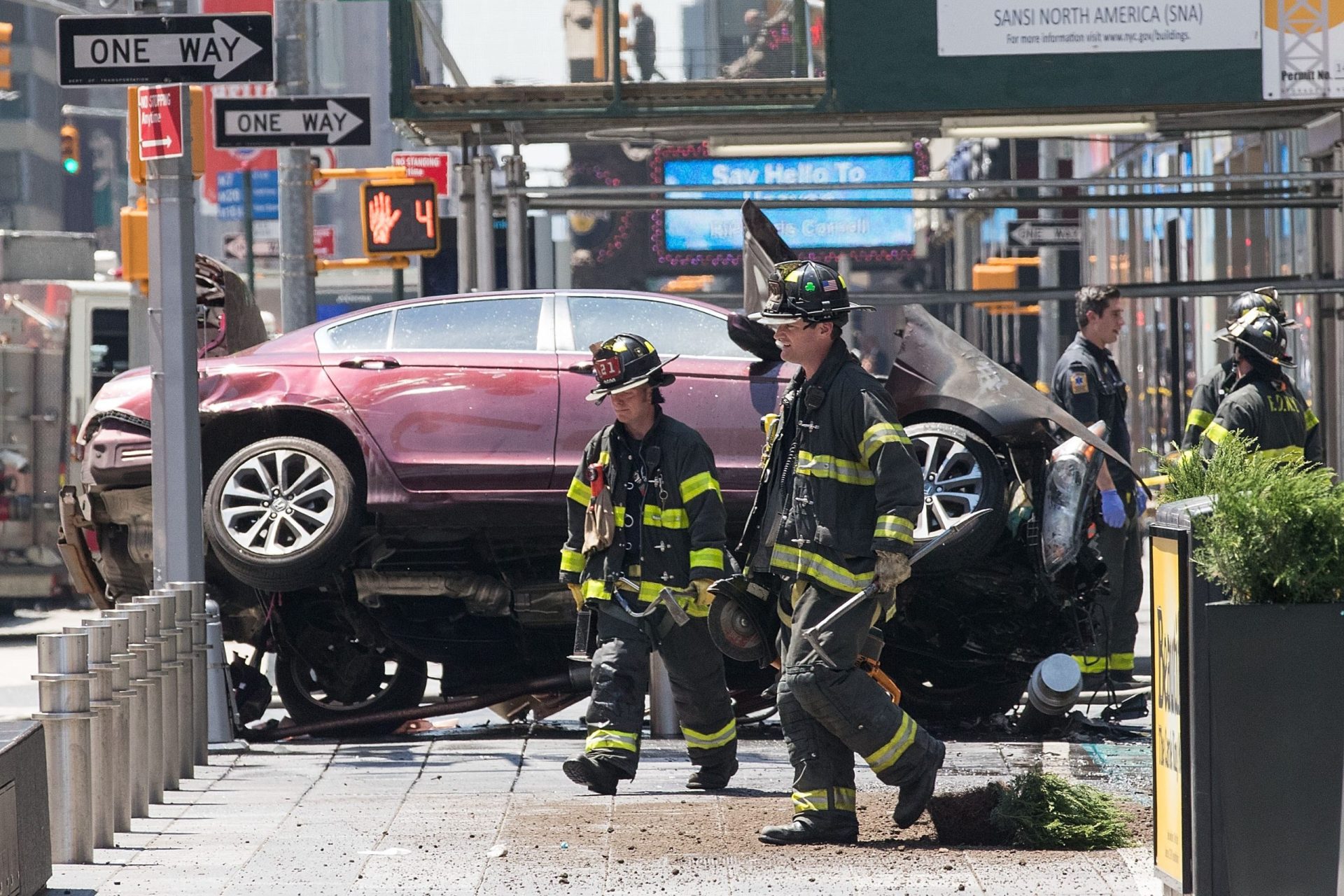 As primeiras imagens do acidente em Nova Iorque [fotogaleria]