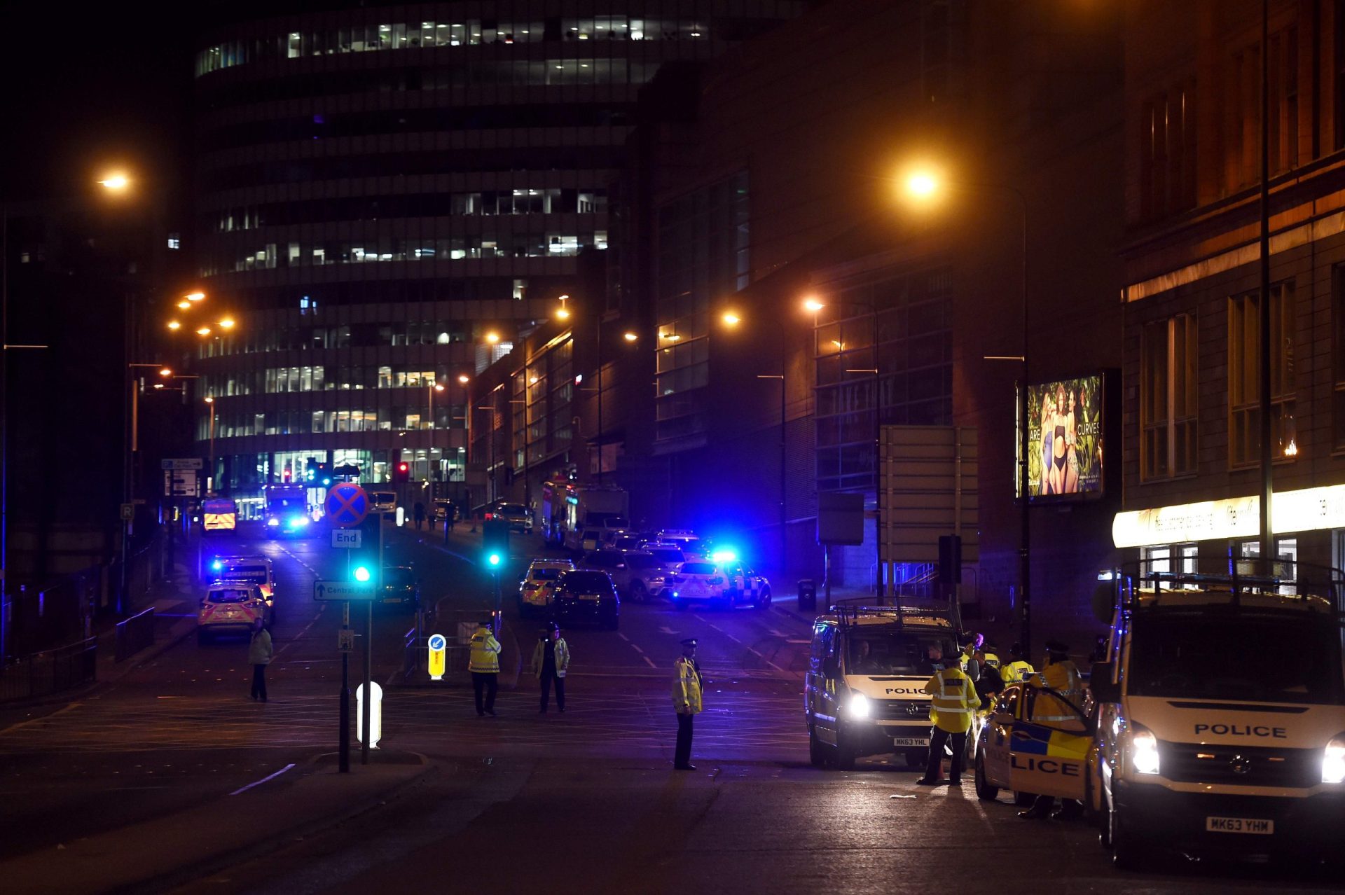 Manchester. Explosão pode ter sido provocada por bombista suicida