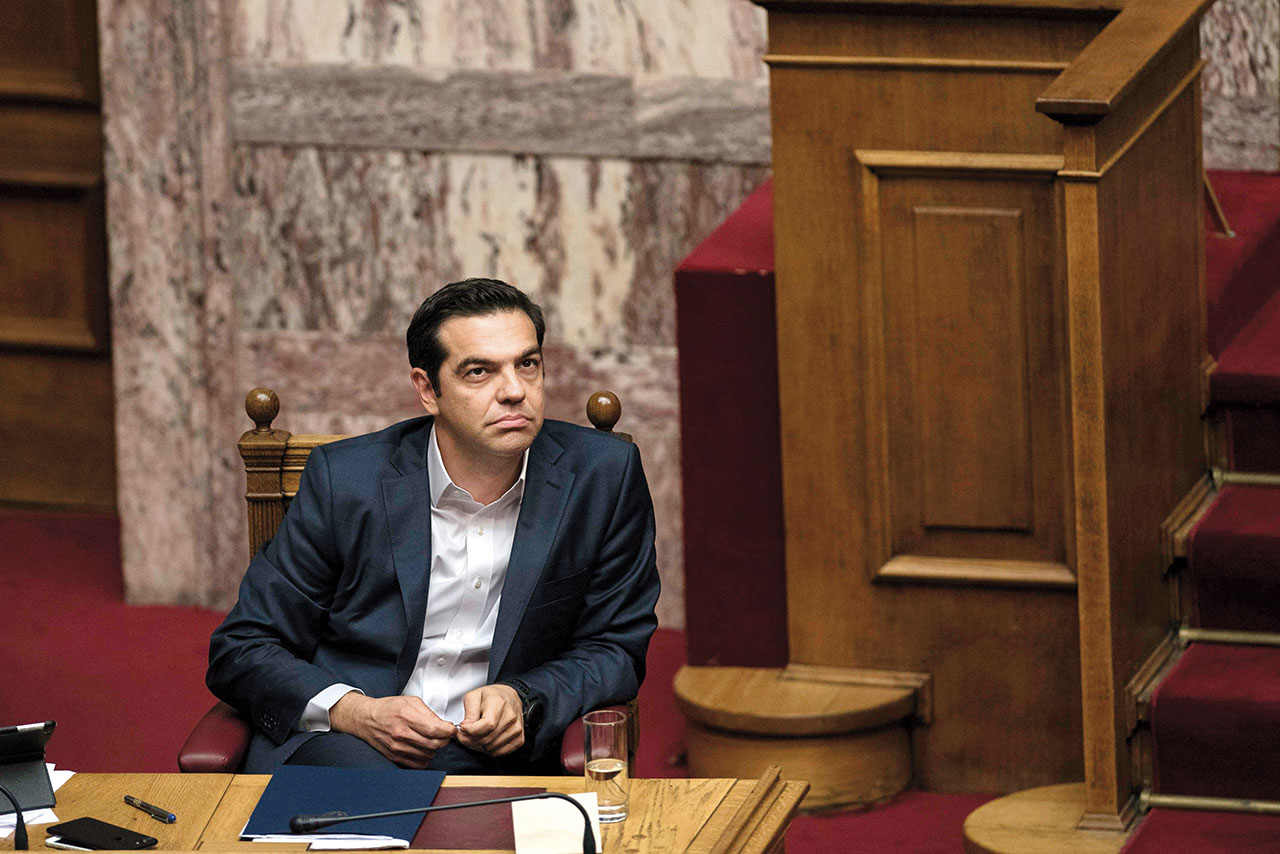 Grécia. Dívida baila entre a promessa de Macron  e o “non” alemão