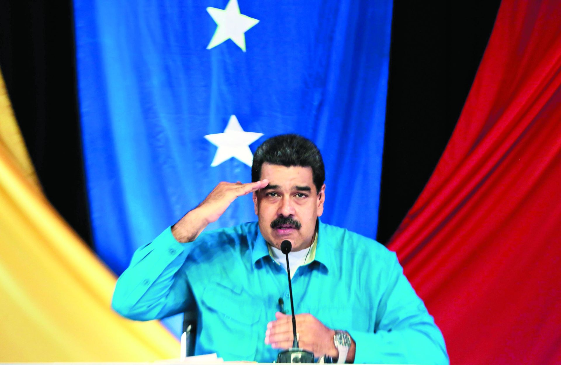 Venezuela. Maduro tenta golpe de sobrevivência