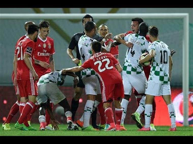 Jogador do Moreirense agredido por Samaris queixa-se: &#8220;Não me pediu desculpa&#8221;