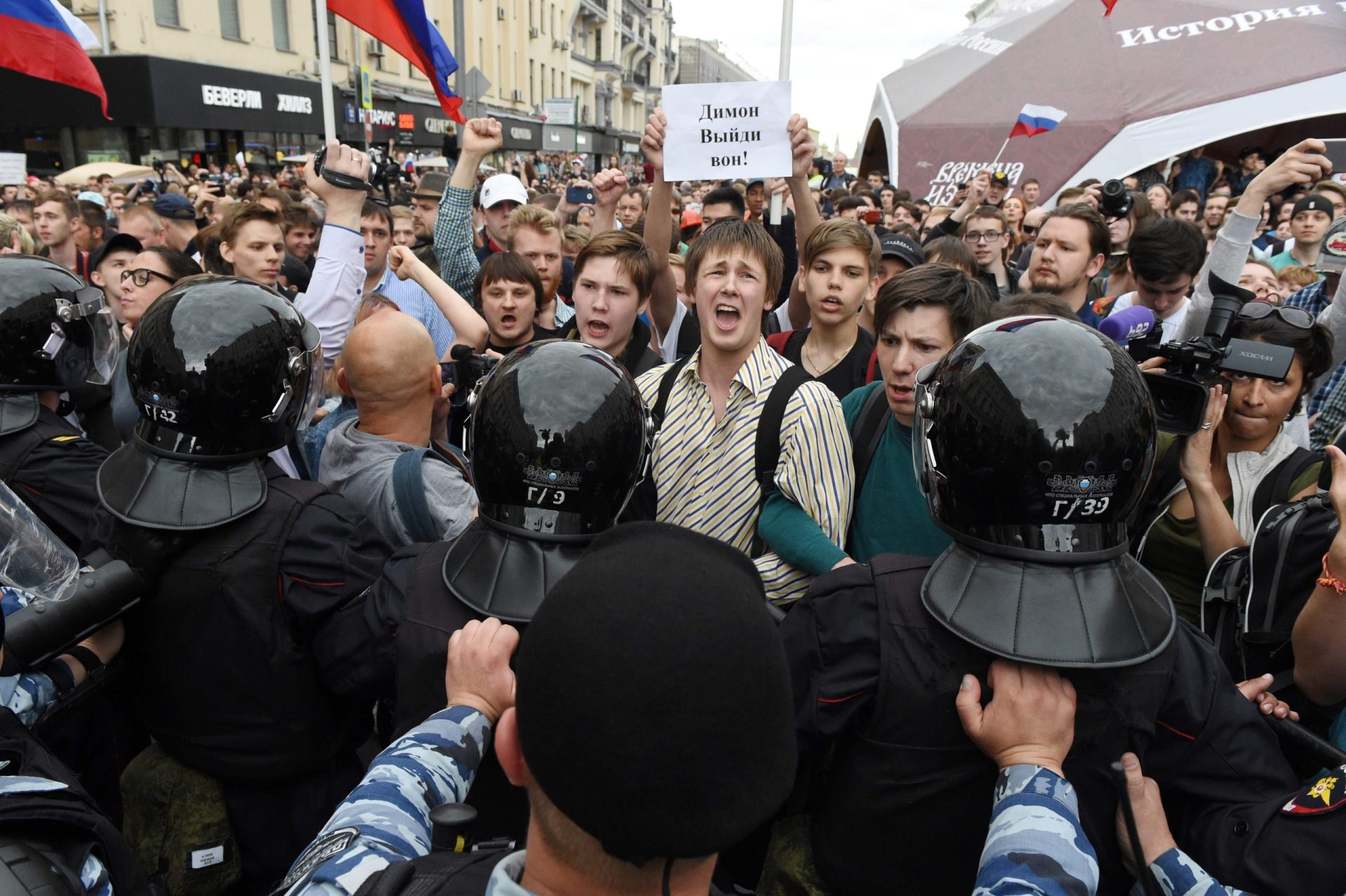 Rússia. Opositor de Putin detido em casa em dia de manifestações contra o presidente