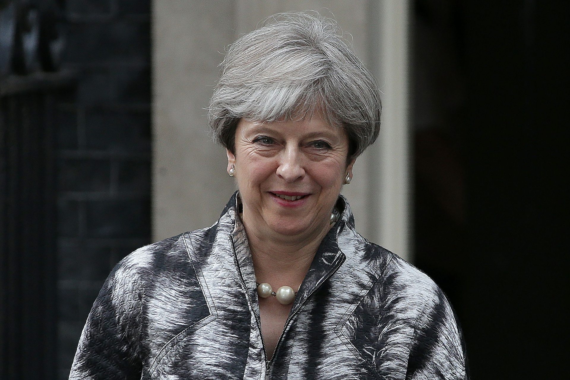 May pediu perdão e prometeu tirar os tories da confusão em que os meteu