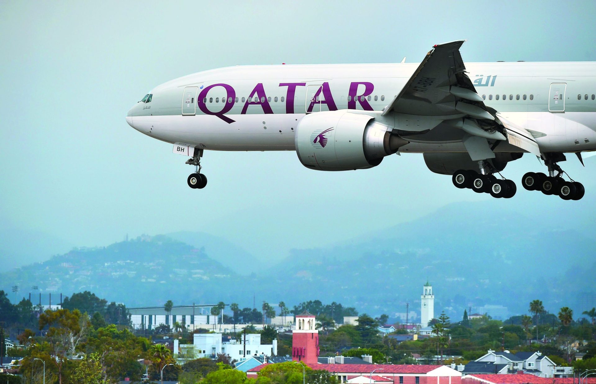 Qatar Airways. Aviação apanhada no meio do fogo