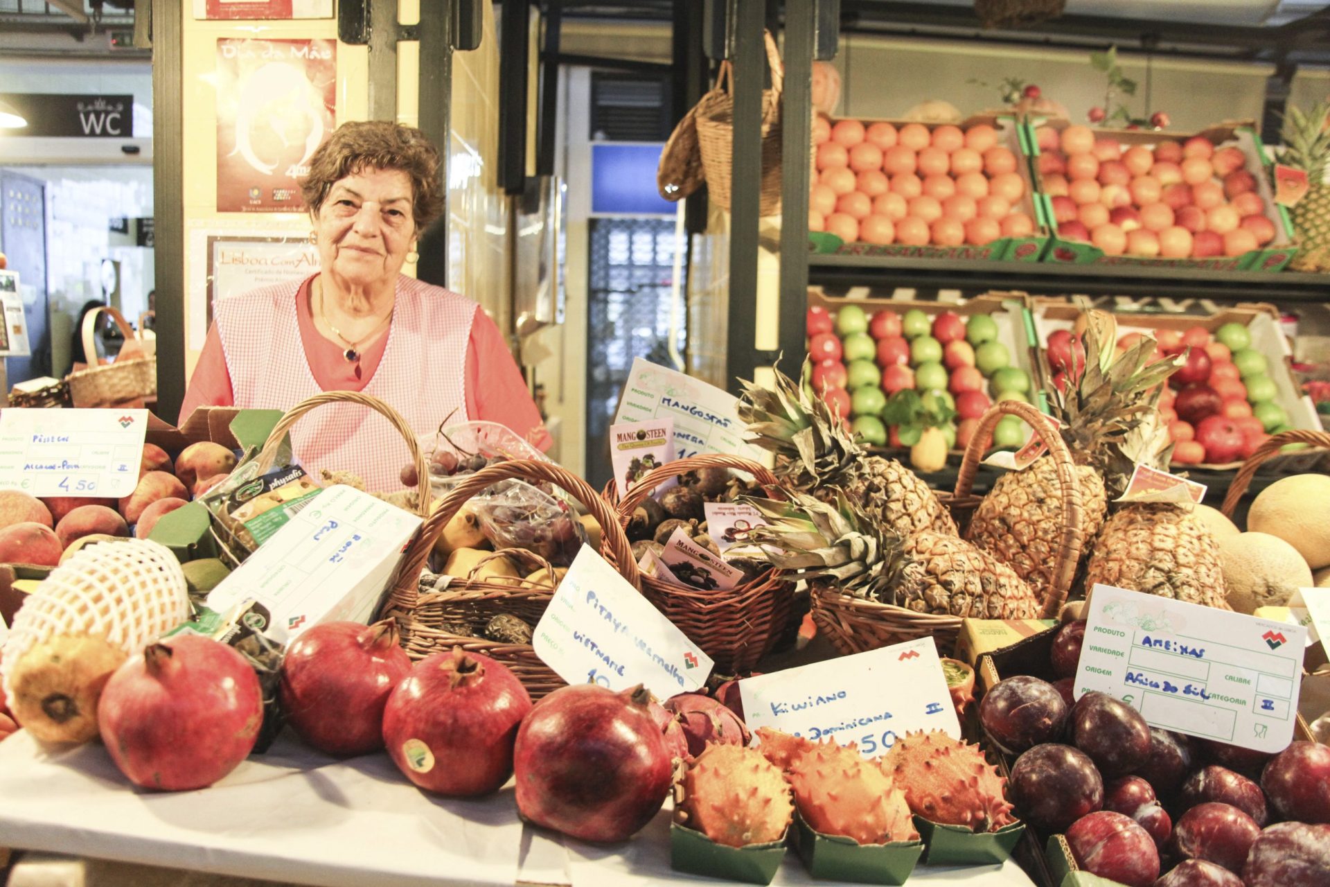 No Mercado de Campo de Ourique os legumes valem cerveja