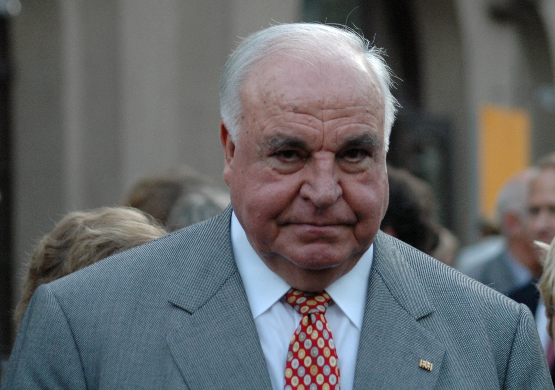 Morreu Helmut Kohl