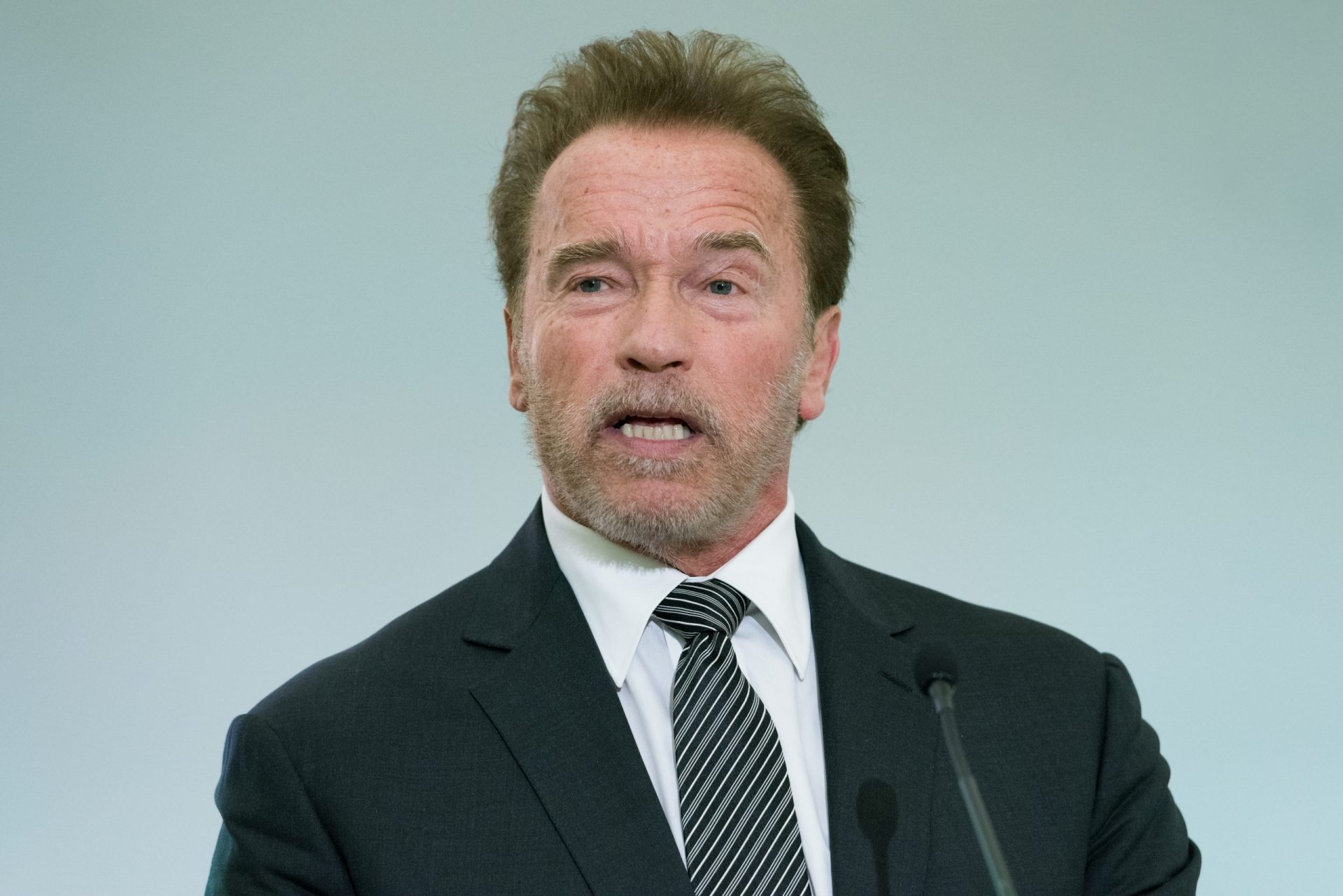 Schwarzenegger deixa mensagem a Trump | VÍDEO