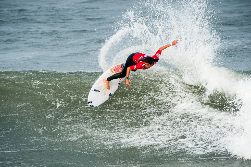 Surf. Teresa Bonvalot sagra-se bicampeã europeia júnior