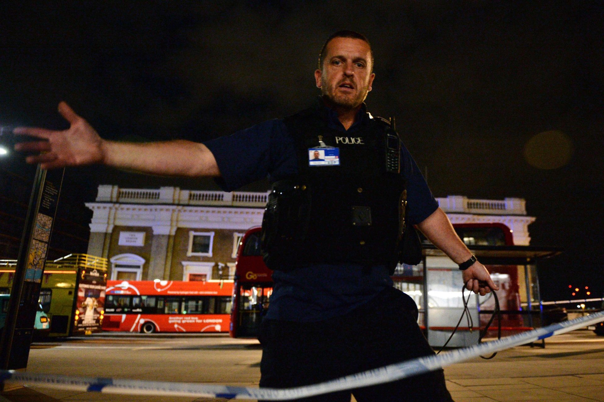Ataques em Londres: Polícia emitiu pela primeira vez aviso: &#8216;Fugir, esconder, alertar&#8217;