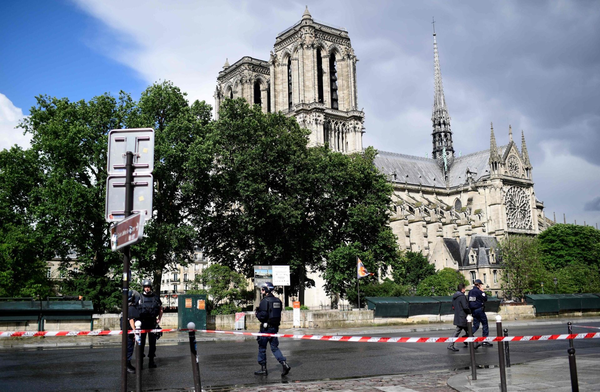 Paris. Autor de incidente em Notre-Dame neutralizado