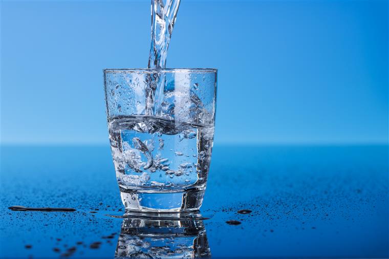 Sabe quais os benefícios da água para o seu corpo?