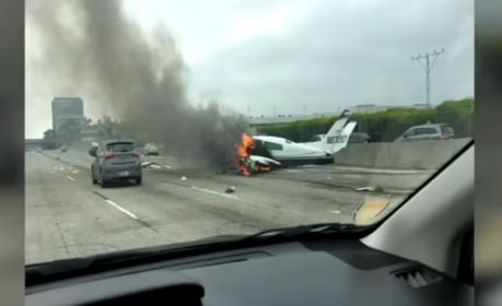 Avião cai em autoestrada | VÍDEO