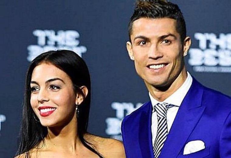 Namorada de Ronaldo estreia-se como modelo