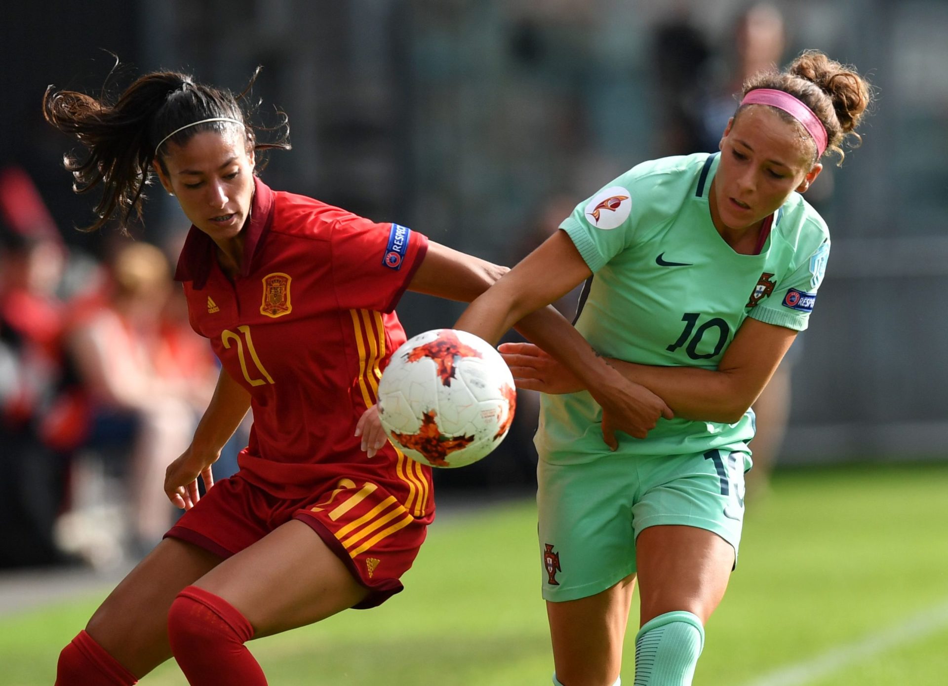 Seleção nacional feminina estreia-se no Euro com derrota