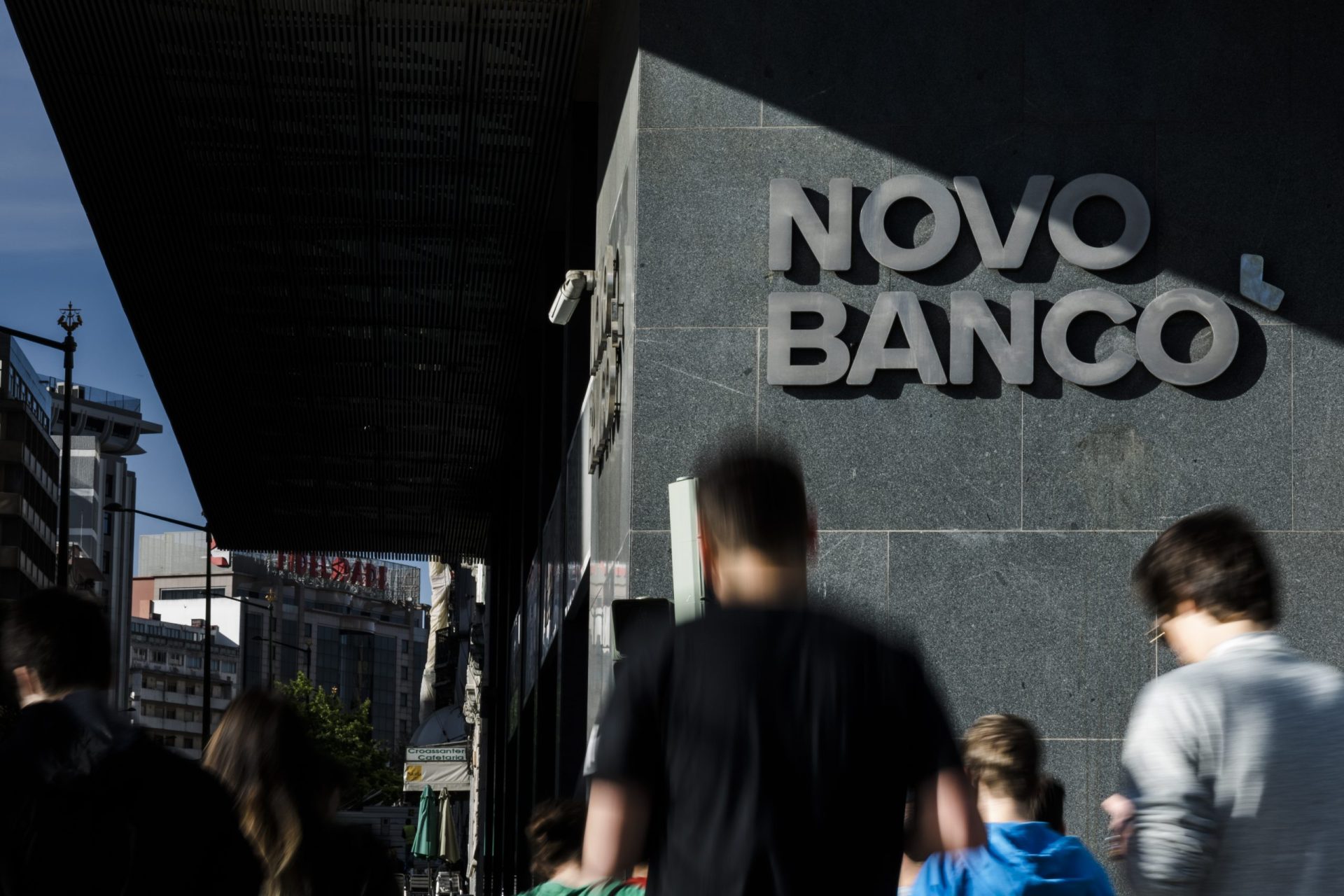 Venda do Novo Banco estará concluída até novembro