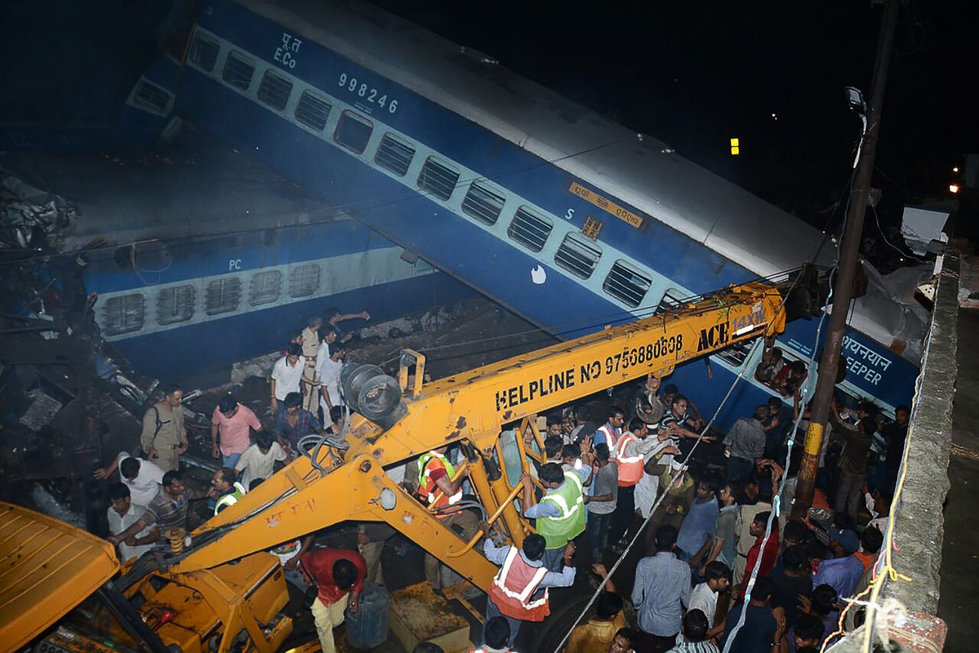 Índia: descarrilamento de comboio faz 23 mortos