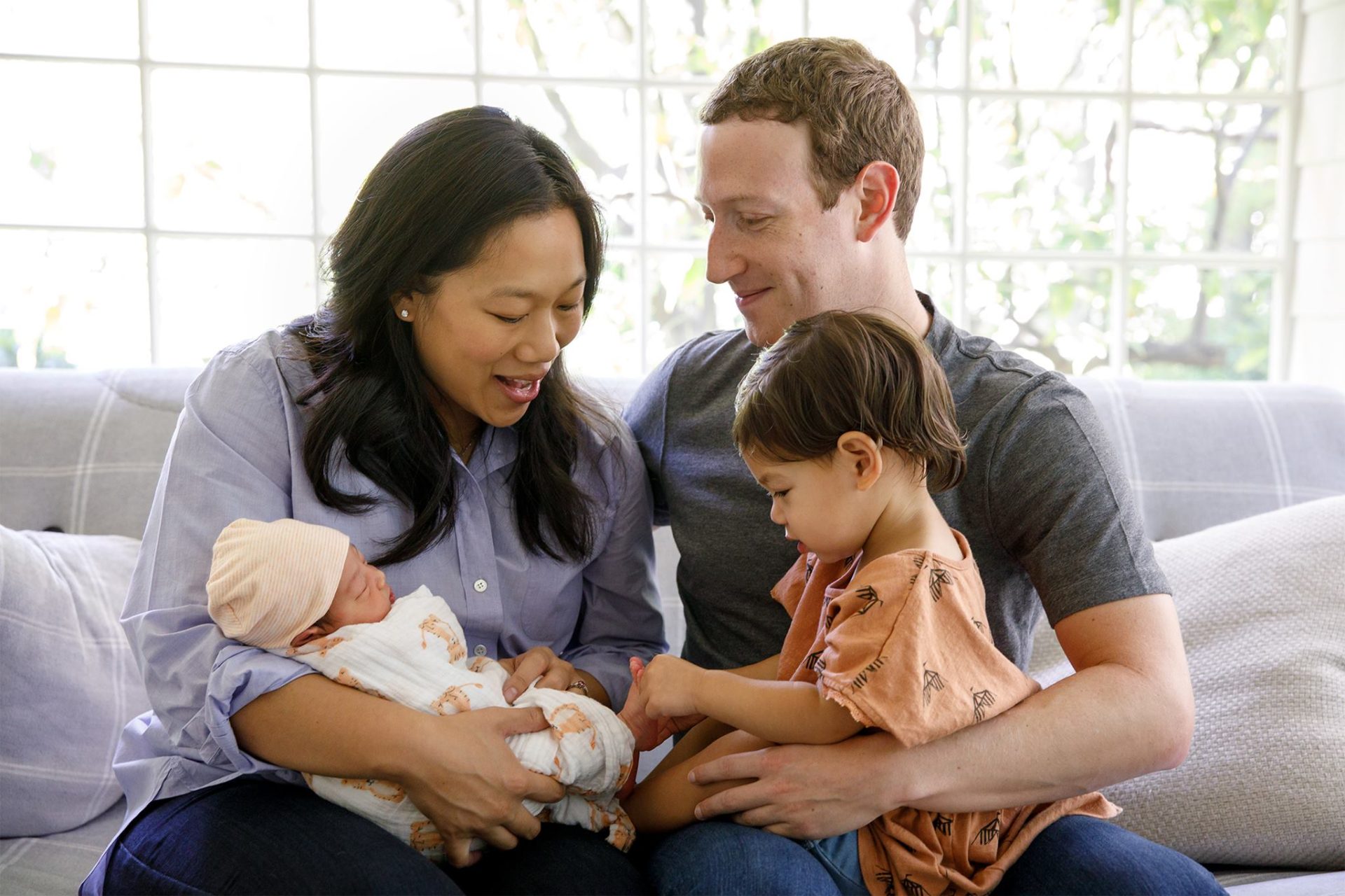 Zuckerberg pede à sua filha recém-nascida para aproveitar a infância