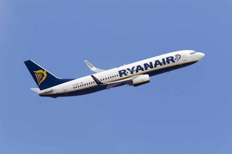 Ryanair cancela quase 350 ligações de e para Portugal