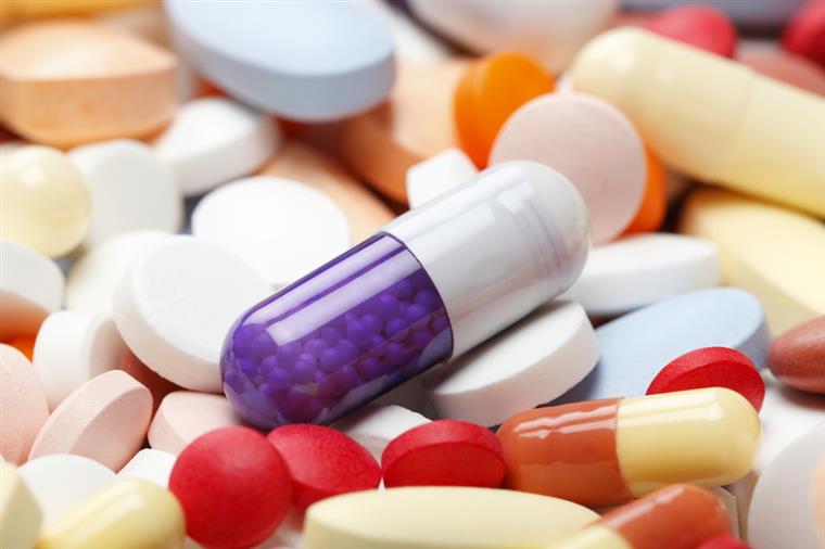Portugueses continuam a arriscar na compra de medicamentos em sites ilegais