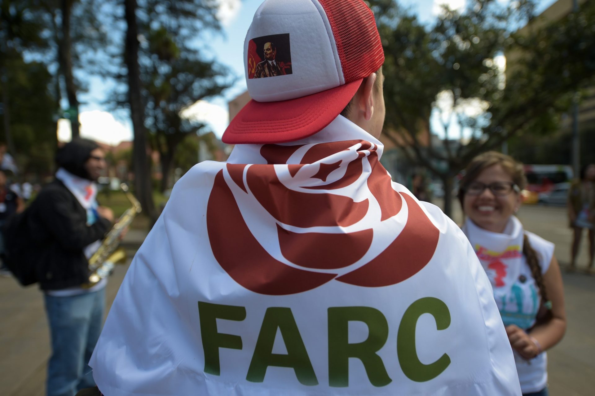 FARC transformam-se oficialmente em partido político