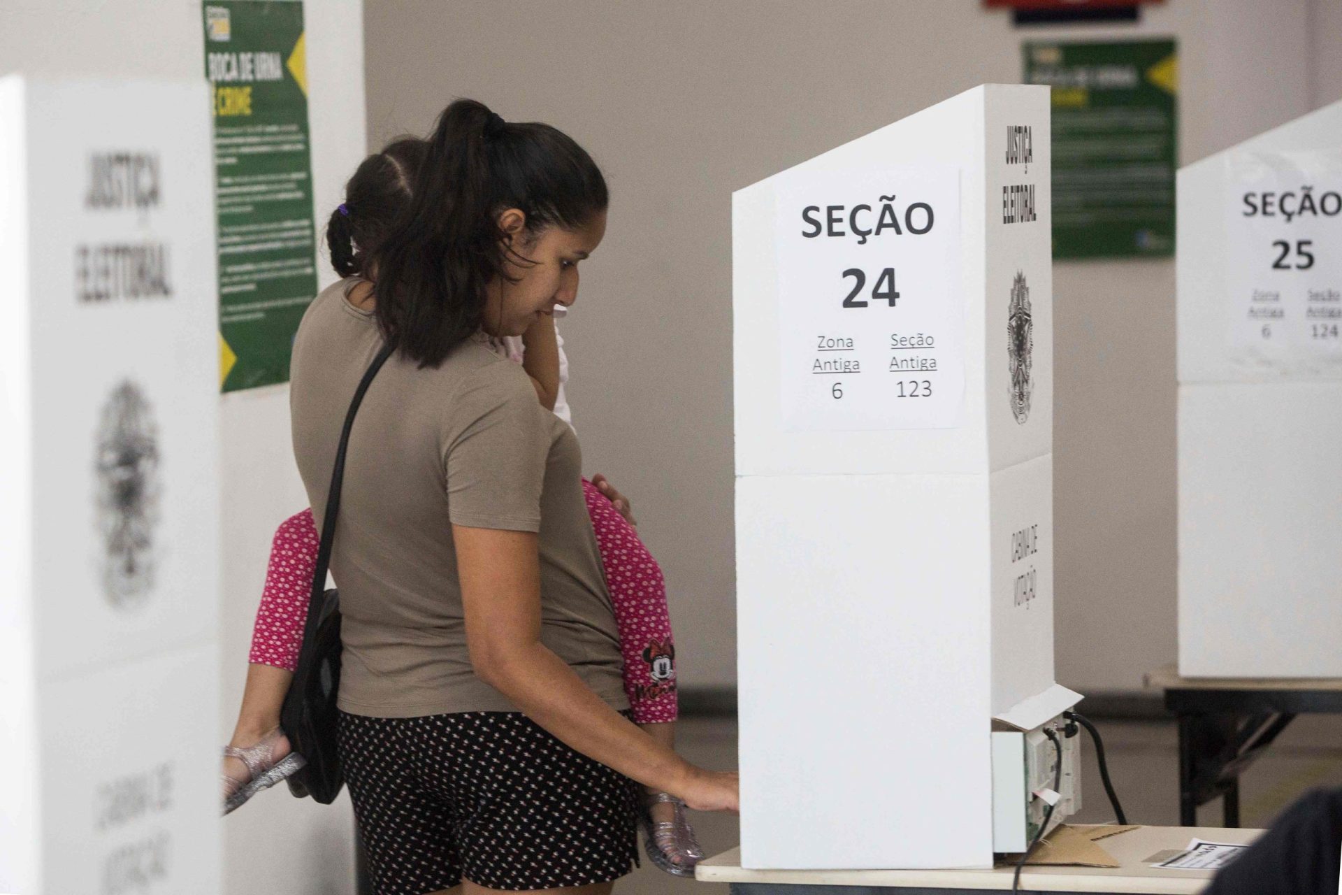 Brasil ainda tem 5% de indecisos. Nas ruas acredita-se numa ‘virada’