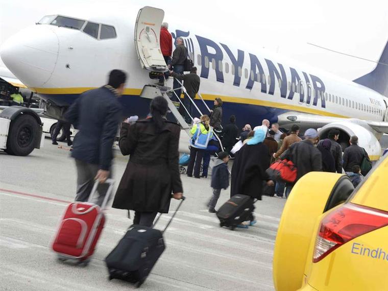 Só não paga pela mala de dia-a-dia se viajar na Ryanair