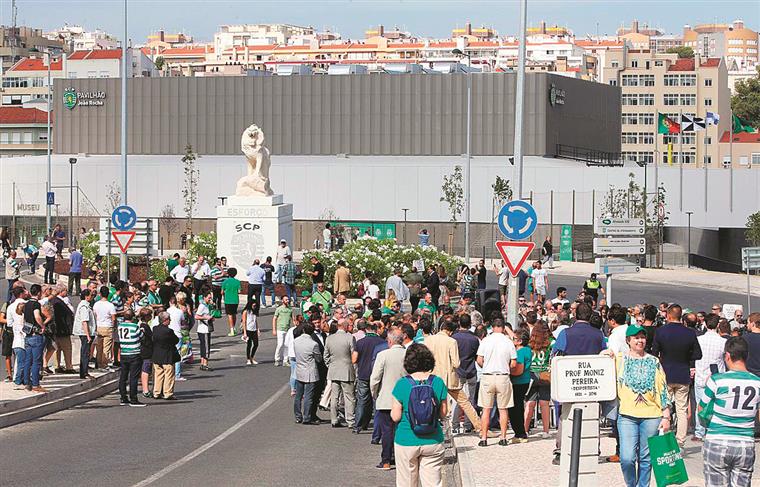 Adeptos do Benfica detidos em Alvalade