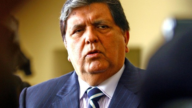 Ex-presidente do Peru pede asilo a embaixada do Uruguai