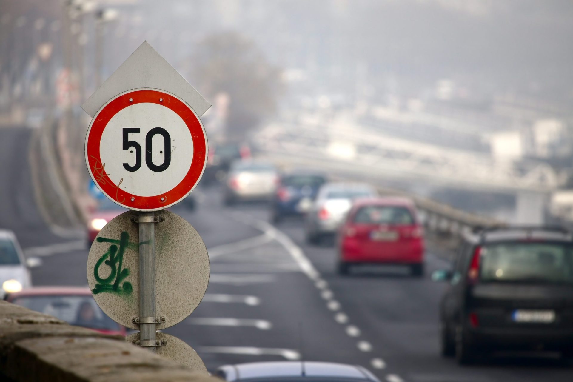 Governo quer reduzir limite de velocidade dentro das localidades para 30 km/h