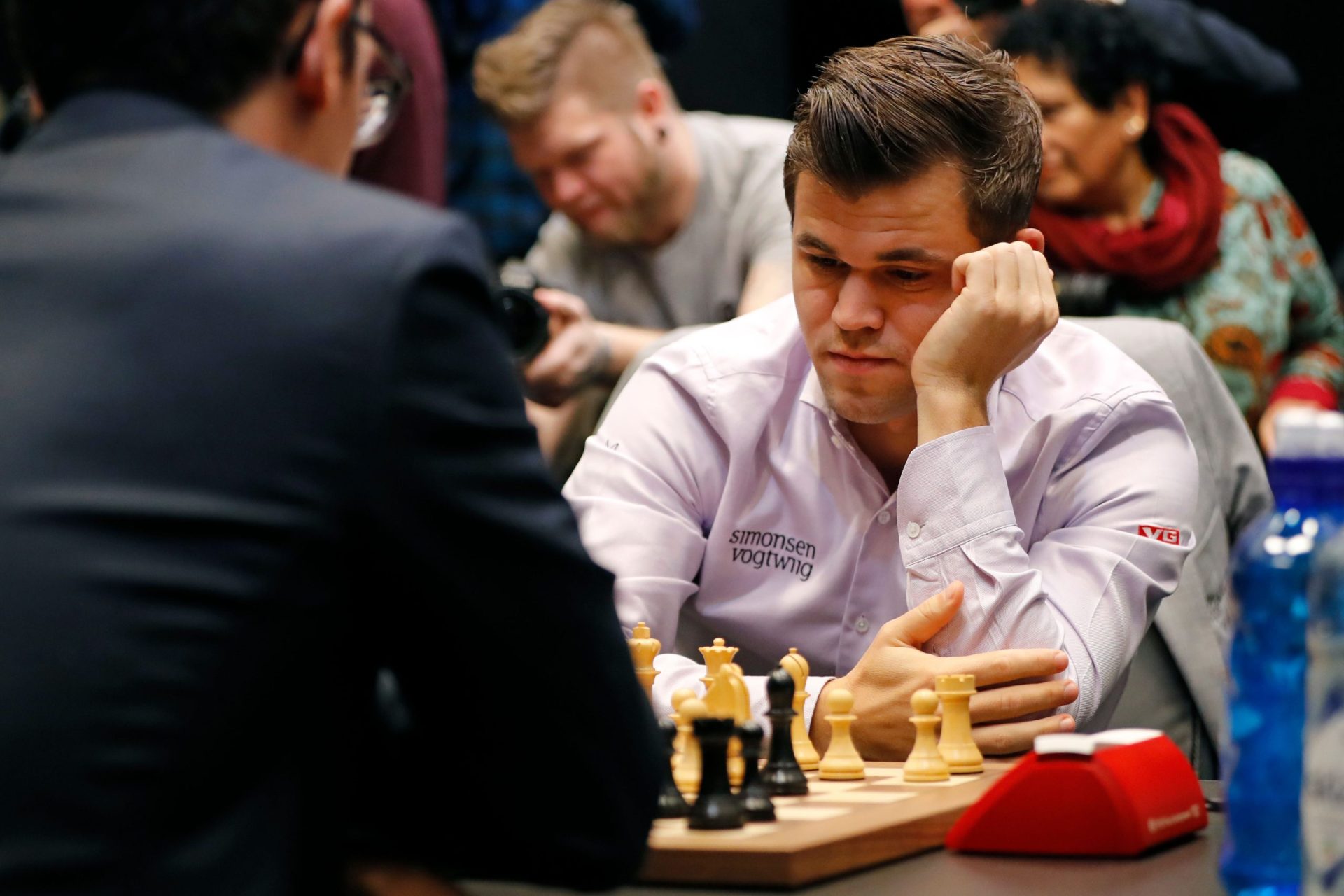 Xadrez. Carlsen forçou os playoffs para mostrar quem é o rei da estratégia