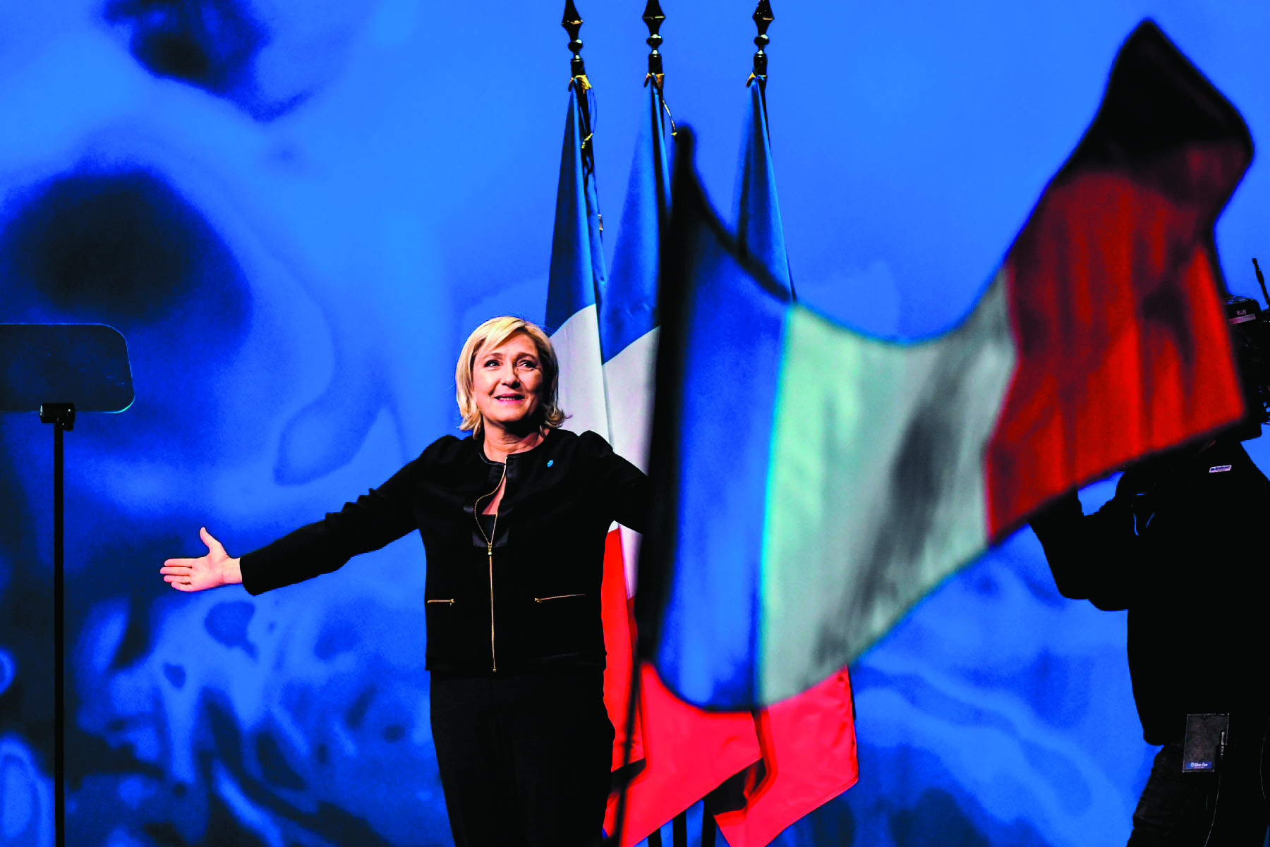 Le Pen ultrapassa Macron nas sondagens para as europeias