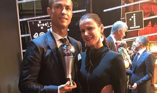 Elma Aveiro deixa dedicatória a Ronaldo nas redes sociais