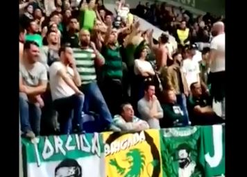 Claque do Sporting entoa cântico polémico a visar o FC Porto | VÍDEO