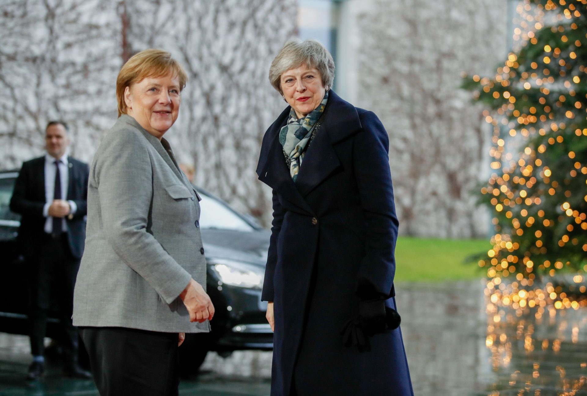 Merkel garante que não haverá renegociação do Brexit