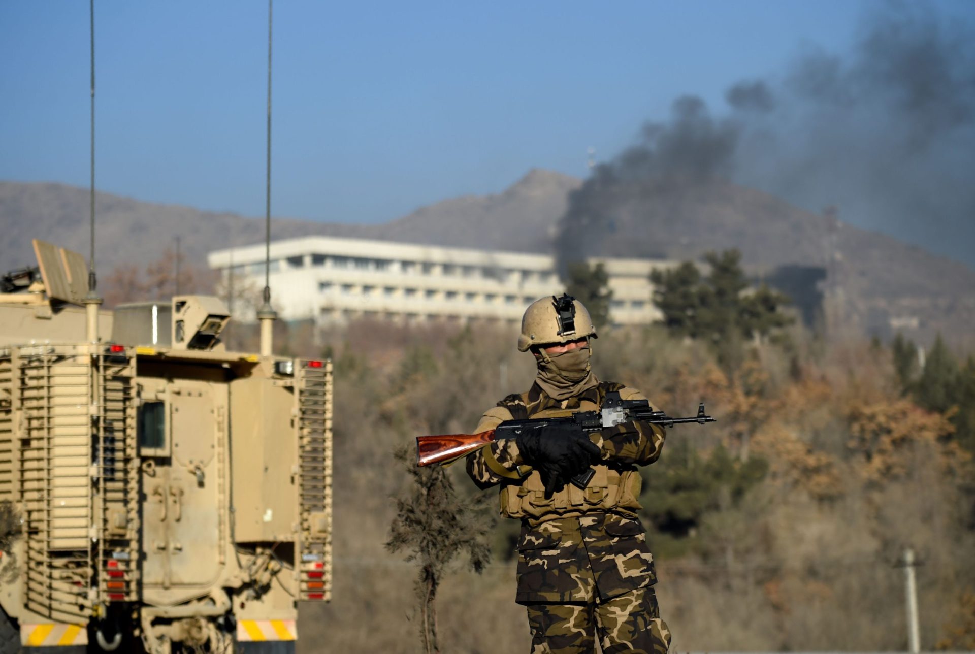 Ataque talibã ao Intercontinental de Cabul fez pelo menos 18 mortos