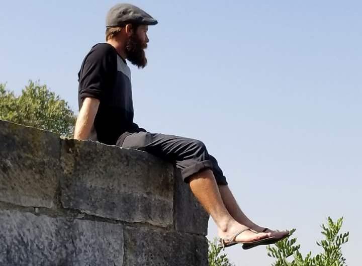 Homem faz viagem a pé entre Turquia e Portugal para curar depressão