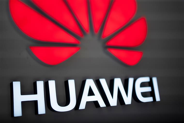 Ano de polémicas para Huawei acaba com recorde de exportações