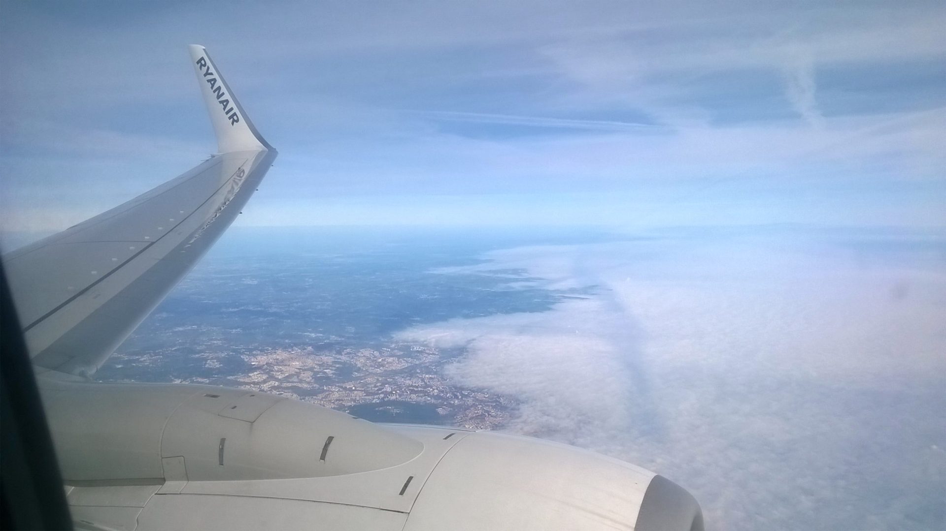 Nevoeiro obriga a desvio de voos para aeroporto de Faro