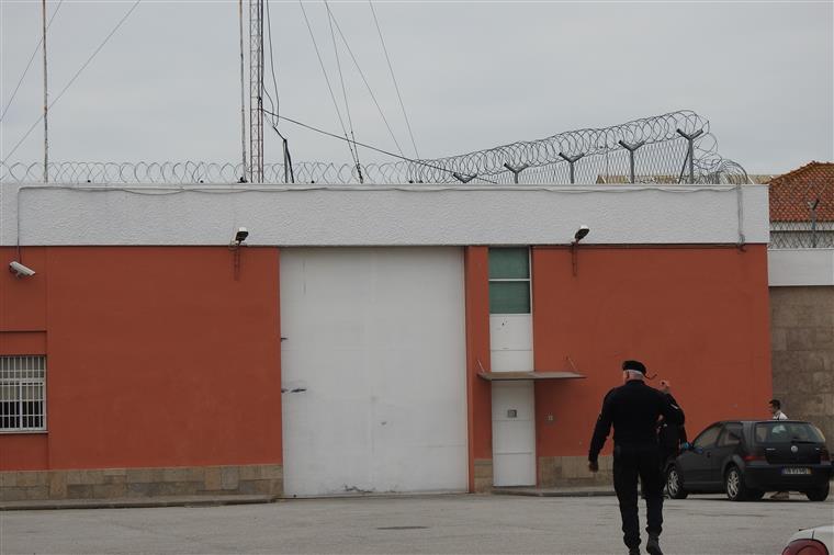 Custoias. Protesto de reclusos obrigou guardas a disparar balas de borracha